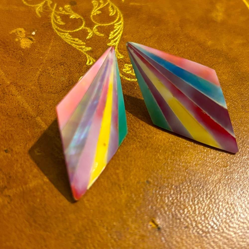 Colorful oyster shell earrings